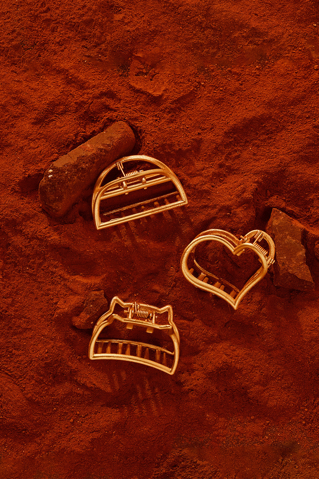 CAT CLAW CLIP IN MATTE GOLD