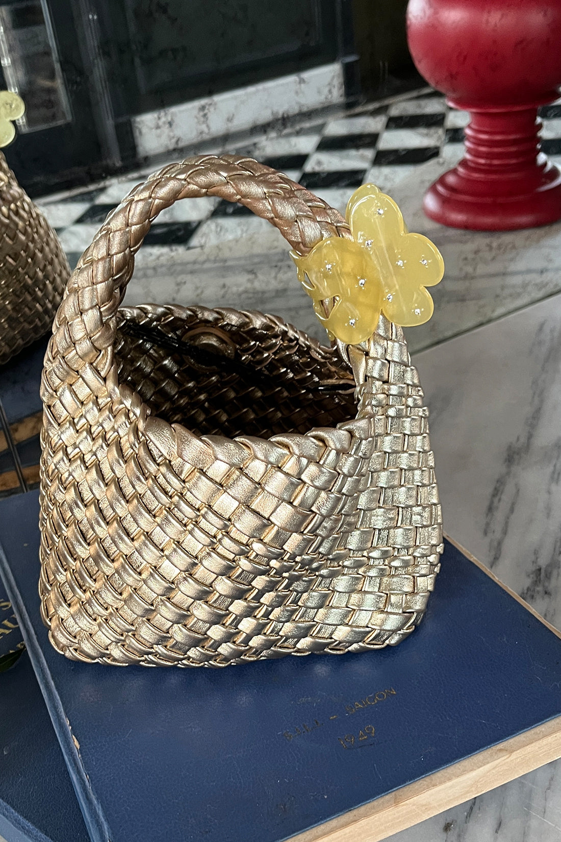BLOOM CLIP IN GOLDEN GLOW